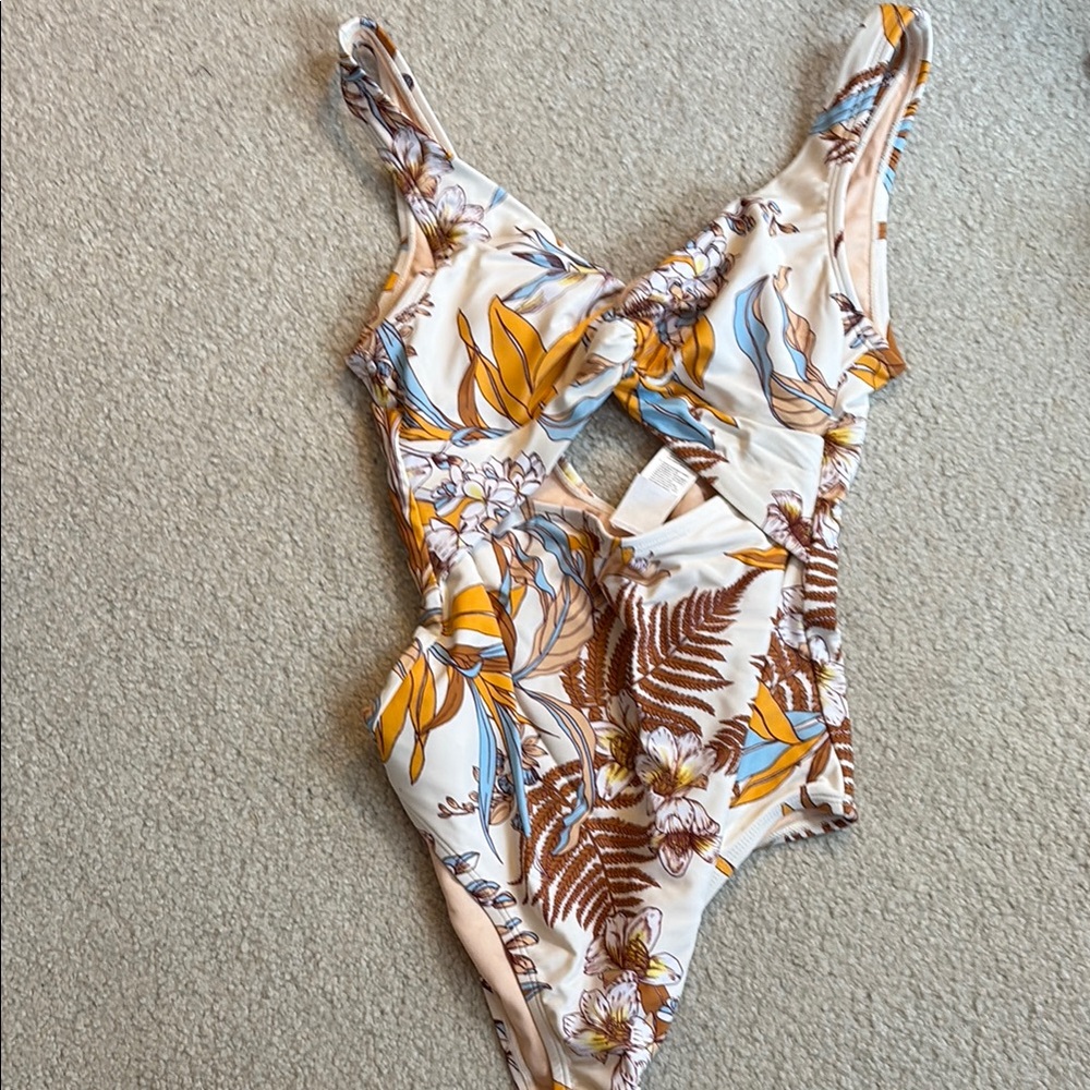 Cupshe Floral Cutout One-Piece Swimsuit